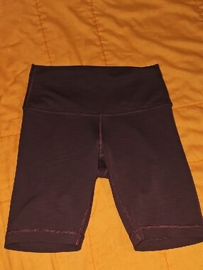 Lululemon Wunder Train Shorts!  Sz 6 Dark Burgundy Color!! Great Condition 8"
